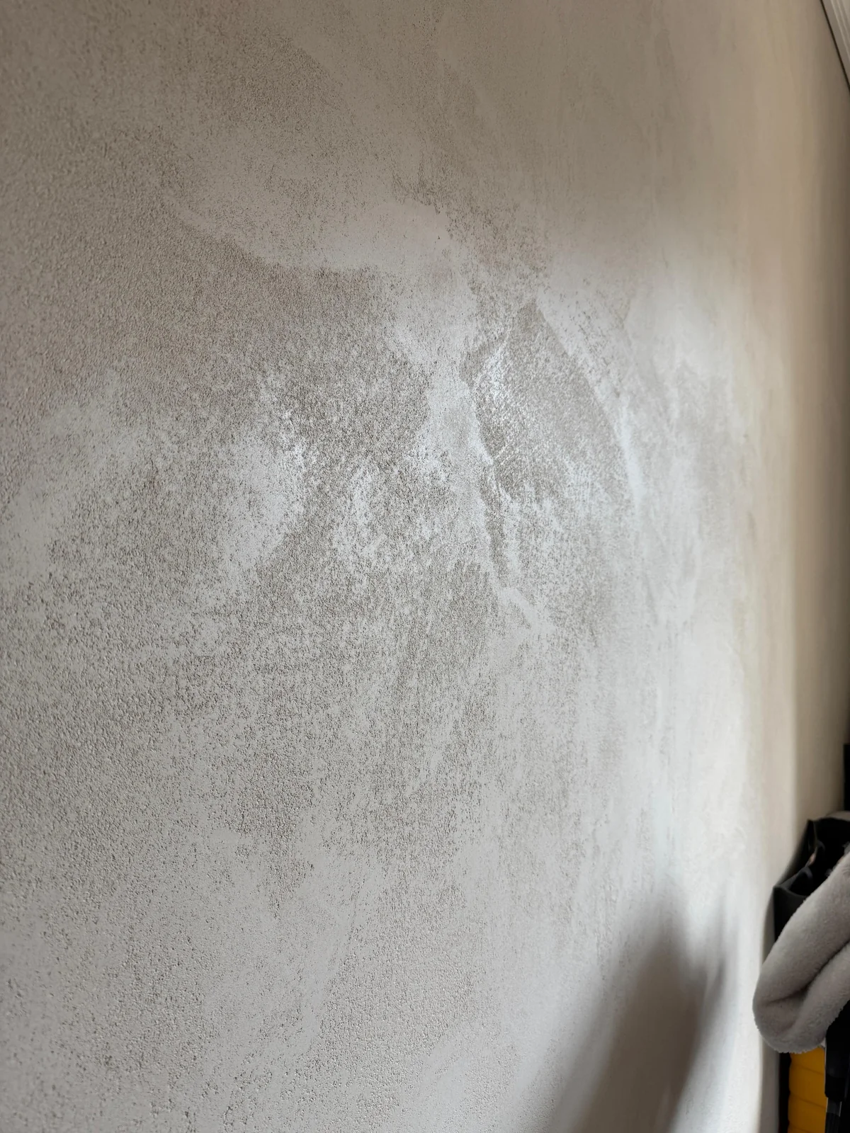 Close-up of tonal movement and trowelled texture