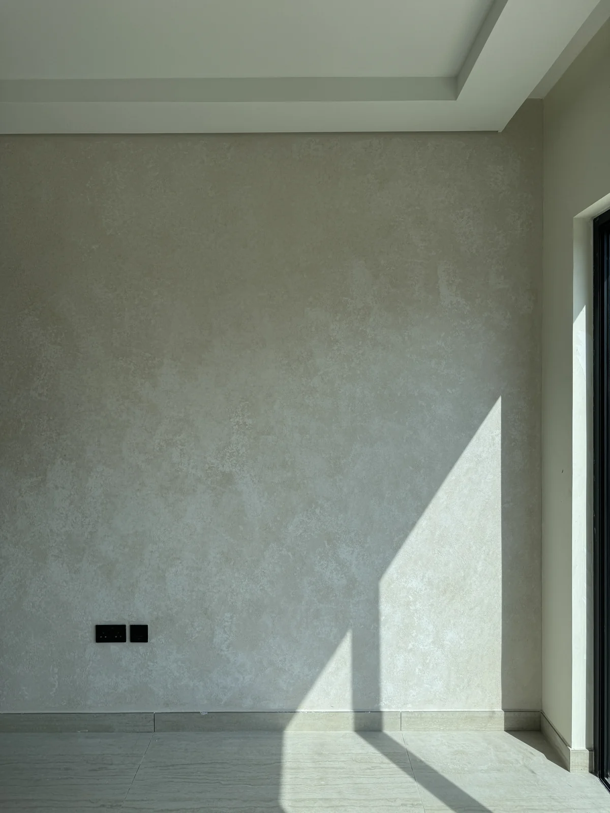 Subtle mineral movement in natural daylight